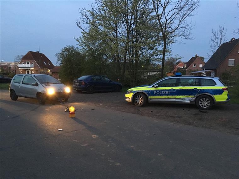 2,36 Promille: Betrunkener Autofahrer rammt Polizeiauto in Berne Das Ende einer Betrunkenheitsfahrt: Ein 24-Jähriger hat in Berne unter Alkoholeinfluss ein Polizeiauto gerammt.