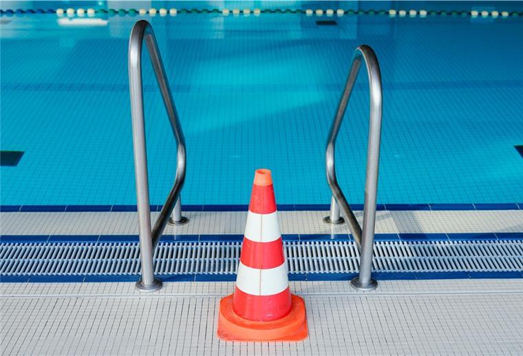 Becken im Bad 2 eine Woche zu Das Erlebnisbecken im Bad 2 kann wegen Reparaturarbeiten von Montag, 11. Oktober, bis Sonntag, 17. Oktober, nicht von den Badegästen benutzt werden.
