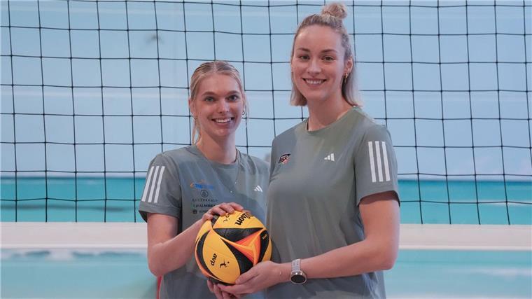 „Hund und Welpe“: Lippmann/Bock starten ihr Experiment Das Experiment beginnt: Beach-Volleyball-Duo Louisa Lippmann (r) und Linda Bock.