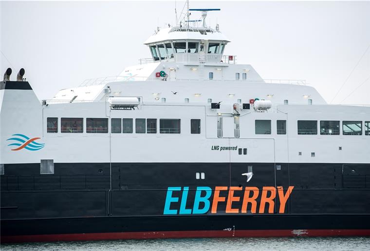 Elbfähre Cuxhaven-Brunsbüttel ist am Start Das Fährschiff „Greenferry I“ ist zwischen Cuxhaven und Brunsbüttel im Einsatz.