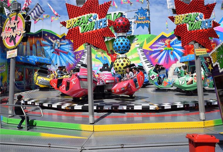Nordenham: Jahrmarkt diesmal an neuem Standort Das Fahrgeschäft Breakdance darf auch diesmal beim Jahrmarkt nicht fehlen.