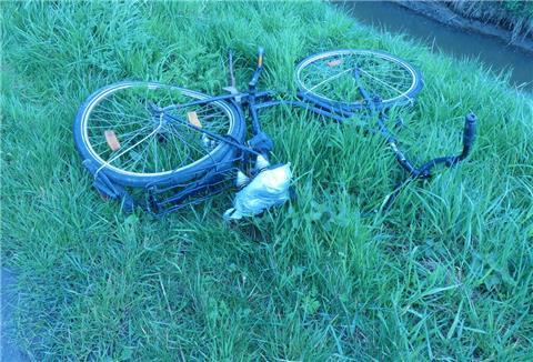 Das Fahrrad des bei dem Unfall schwer verletzten 27-Jährigen.