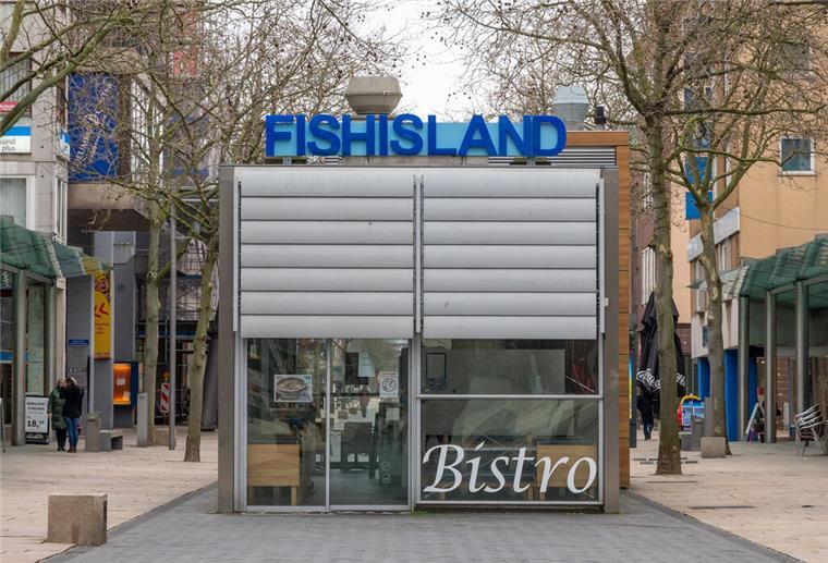 Leckeres Geheimnis gelüftet: Wer zieht in den gläsernen Pavillon in Bremerhaven? Das Fisch-Bistro in der Fußgängerzone von Bremerhaven hat geschlossen. Welcher Gastronom zieht als nächstes ein?