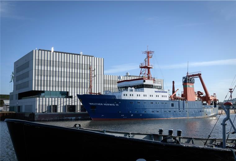 Das Fischereiforschungsschiff „Walther Herwig III“ hat wieder Kurs auf Bremerhaven genommen.