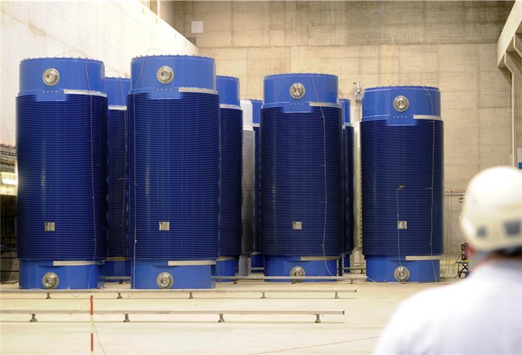 Atom-Endlager: Cuxland und Wesermarsch kommen infrage Das Foto zeigt das mit 34 Castor-Behältern gefüllte Zwischenlager für Atommüll in Gorleben.