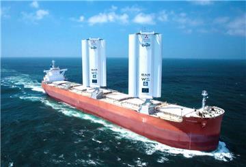 Das Frachtschiff „Pyxis Ocean“ wurde mit zwei Segeln nachgerüstet, um Treibstoff zu sparen.