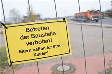Das frühere Klinik-Gelände ist rund vier Hektar groß. Es gehört der Stadt Nordenham. Die SPD möchte, dass es an die Gemeinnützige Nordenhamer Siedlungsgesellschaft verkauft wird.