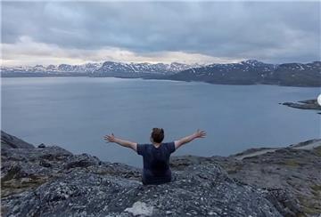 Das genau war der Plan: Viel Natur und wenig Menschen. Yannick Szabó aus Bremerhaven cruist in einem Van zwei Monate durch Skandinavien. Dieses Bild machte der 18-Jährige in Nordnorwegen.
