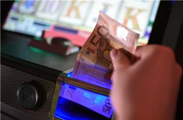 Das Geschäft mit Gewinnspielautomaten ist trotz steigender Steuersätze für die Aufsteller immer noch lukrativ.
