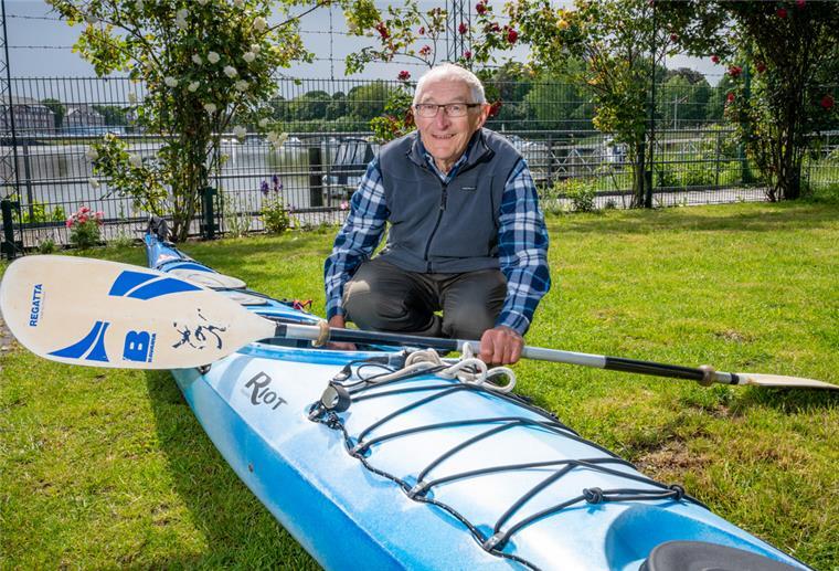 Bremerhavener paddelt durch ein langes Leben Das Globus-Abzeichen für die symbolische Weltumrundung hat Ewald Kieck vom Verein „Frohe Fahrt“ schon seit 2003. Jetzt wurde der 90-jährige, immer noch aktive Paddler erneut ausgezeichnet
