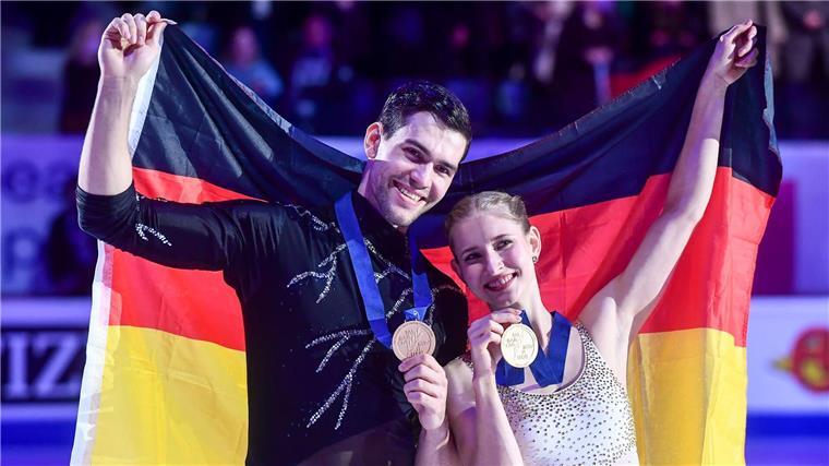 Nach EM-Gold und Einzel-Debakel: Verband bleibt optimistisch Das Gold von Minerva Hase (r) und Nikita Wolodin im Paarlaufen war bei der Eiskunstlauf-EM in Tallinn der Lichtblick.
