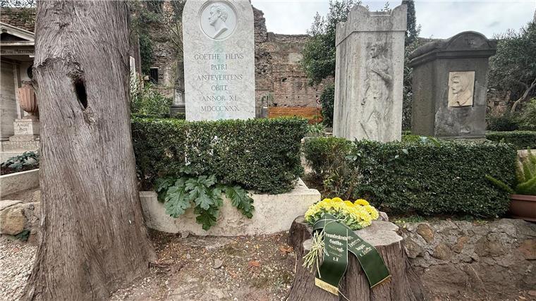 Grab von Goethes Sohn in Rom restauriert Das Grab von Goethes Sohn August in Rom wurde zum 195. Todestag restauriert - aber sein Vorname fehlt immer noch.