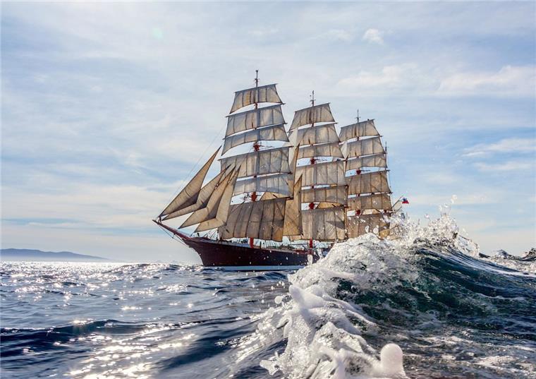 Das größte Segelschiff der Welt kommt zum Seestadtfest: Die Sedov. Vergleichen Sie ihre Daten in unserem Quartett.