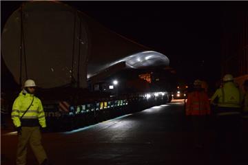 Das größte Windrad der Welt entsteht zurzeit auf dem stillgelegten Flugplatz Lun...