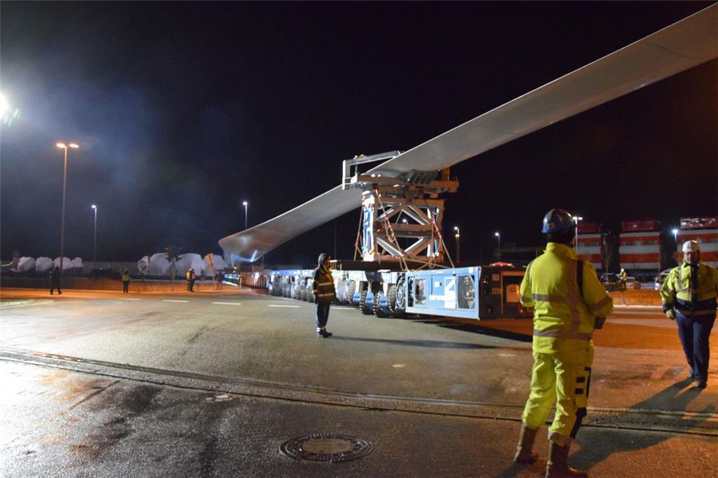 Das größte Windrad der Welt entsteht zurzeit auf dem stillgelegten Flugplatz Lun...