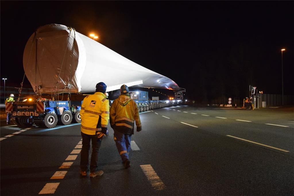 Das größte Windrad der Welt entsteht zurzeit auf dem stillgelegten Flugplatz Lun...