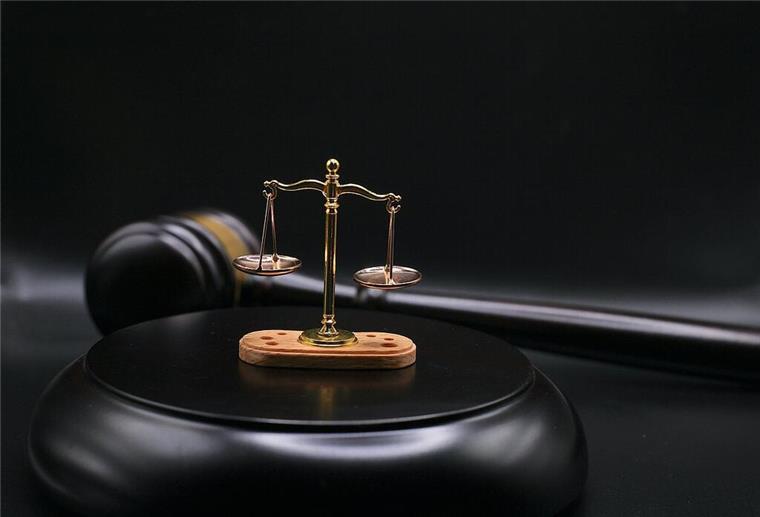 Das Grundgesetz schützt die Grundrechte jedes Bürgers in Deutschland. Wenn diese verletzt werden, kann eine Verfassungsbeschwerde eingereicht werden.