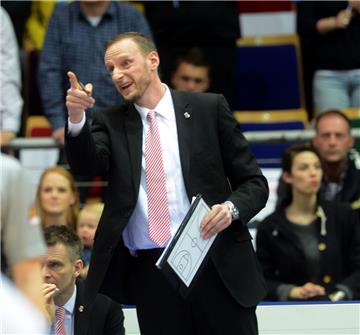 Das hatte sich Arne Woltmann sicher anders vorgestellt. Der neue Eisbären-Trainer sah in Jena eine schwache Leistung seiner Mannschaft. Foto Jena