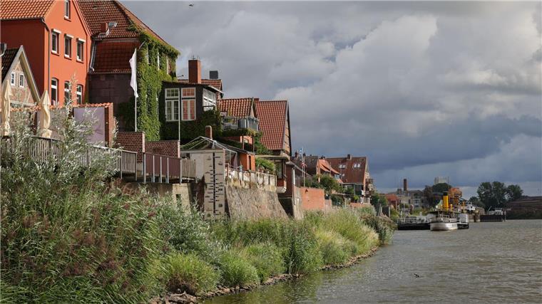 Elbe bei Lauenburg hat Hochwasserscheitel erreicht Das Hochwasser in Lauenburg soll vom Wochenende an zurückgehen. (Archivfoto)