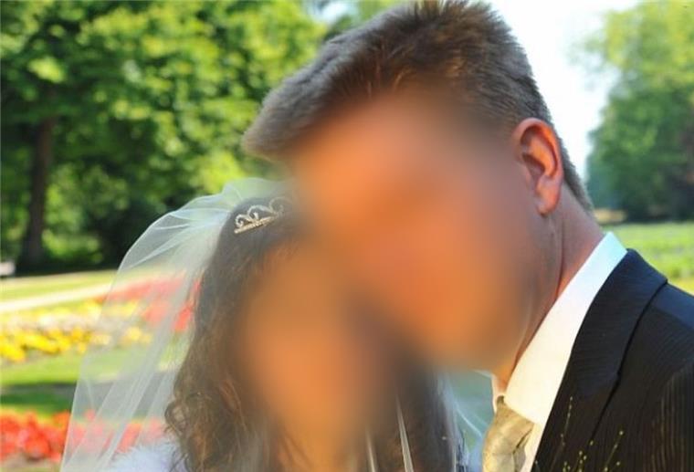 Bremerhaven: Neue grausige Details im Mordfall Ekaterina B. Das Hochzeitsfoto von Ekaterina und ihrem Ehemann - aufgenommen im Bürgerpark.