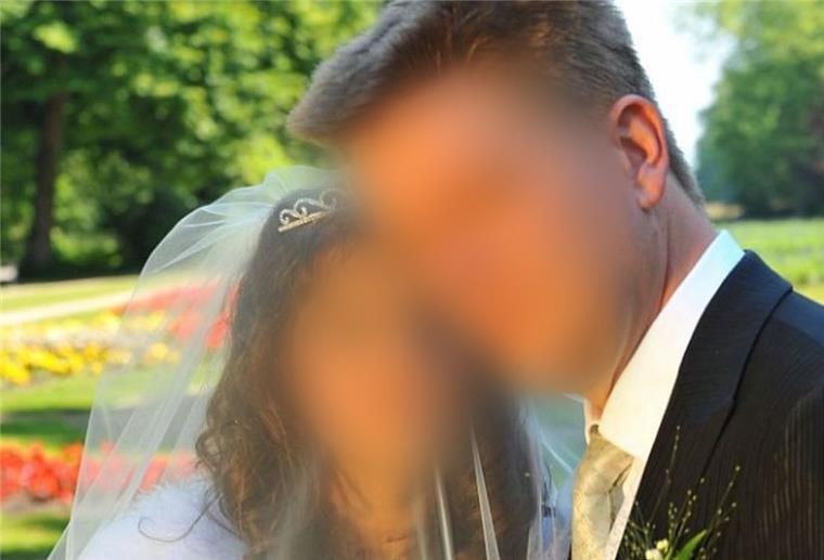 Bremerhaven: Schwiegermutter von Ekaterina sagt noch einmal aus Das Hochzeitsfoto von Ekaterina und ihrem Ehemann - aufgenommen im Bürgerpark Bremerhaven.