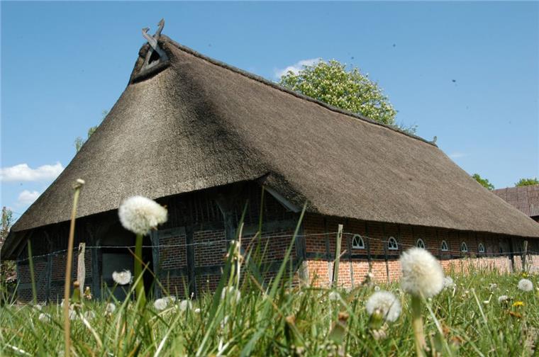 Ostereistedt: Rundgang durch das älteste Haus im Landkreis Das im Jahre 1564 gebaute "Eckes Hus" in Ostereistedt: Eine Broschüre bietet jetzt einen informativen Rundgang durch das älteste Bauernhaus im Landkreis Rotenburg.