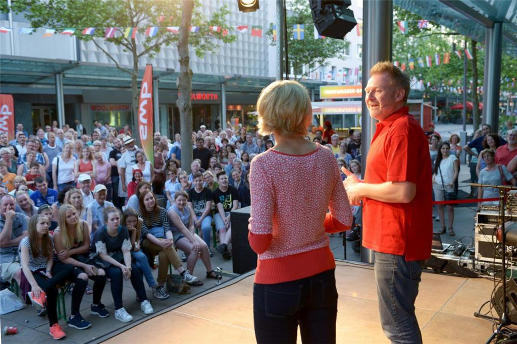 Instant Impro in der Fußgängerzone vor der swb
