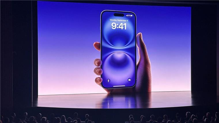 Kameras und KI: Apple stellt iPhone 16 vor Das iPhone 16 behält weitgehend das Design der vorherigen Generation.