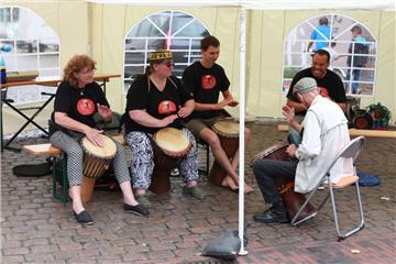 Das ist die Trommelgruppe &quot;Nimba&quot;.