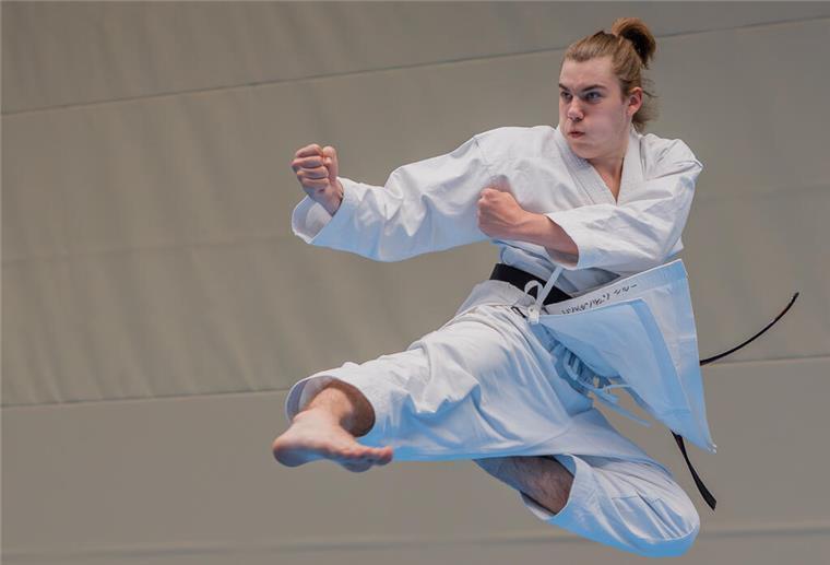 Großer Erfolg in Brasilien: Weltmeistertitel im Karate geht nach Dorum Konstantin Keller