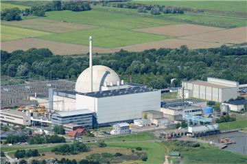 Das Kernkraftwerk Unterweser: Für Stilllegung und für Rückbau ist Betreiberin Preussen Elektra zuständig, die Zwischenlager liegen nun in der Verantwortung des Bundes.