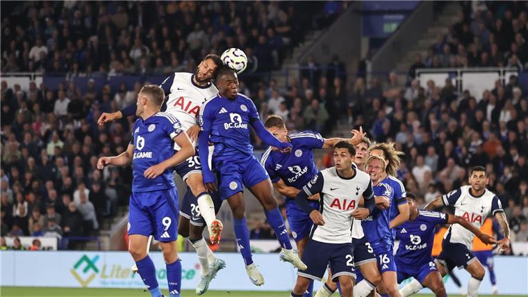 Tottenham-Profi Bentancur geht nach Kopfballduell K.o. Das Kopfballduell endete für Tottenham-Profi Rodrigo Bentancur mit einem K.o.