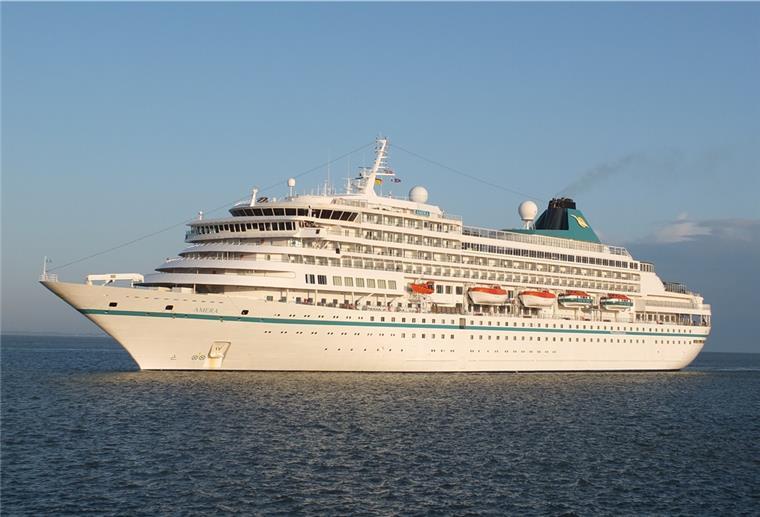 Corona-Fälle: „Amera“ kehrt zurück nach Bremerhaven Das Kreuzfahrtschiff „Amera“ kehrt wegen Corona-Fällen nach Bremerhaven zurück.