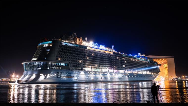 Emsüberführung der "Spectrum of the Seas" steht bevor Das Kreuzfahrtschiff "Spectrum of the Seas" ist bereit für die Emsüberführung.