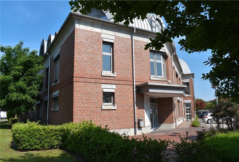 Zeven: Aus der Post am Vitusplatz wird ein Gericht Das künftige Gerichtsgebäude: Die 24 Beschäftigten werden auf gut 1400 Quadratmetern Büro- und Nutzfläche optimale Arbeitsbedingungen haben, wird versichert.
