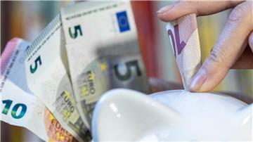 Das Land Bremen muss Hunderte Millionen Euro sparen. (Symbolbild)