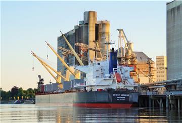 Das Land investiert 11,5 Millionen Euro in den Braker Hafen.