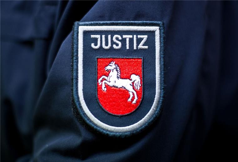 Totschlag-Prozess nach brutaler Misshandlung: Alkoholiker muss ins Gefängnis Das Landgericht Oldenburg hat einen 28-Jährigen verurteilt, der für den Tod seines Vaters verantwortlich ist.