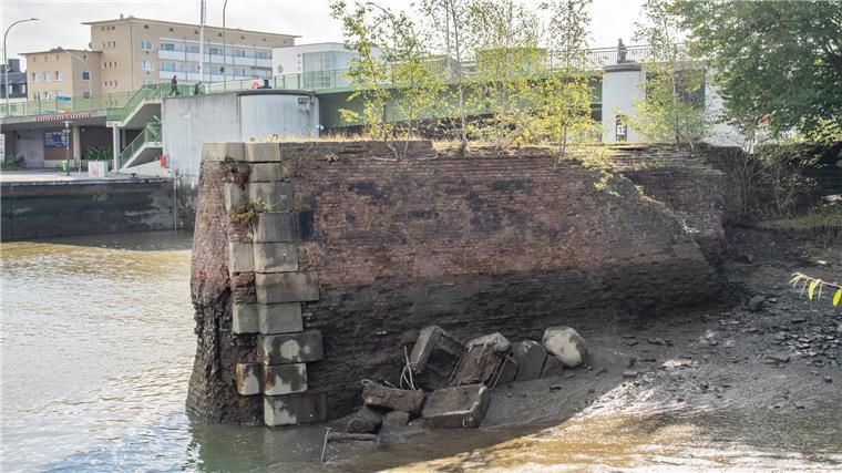 Welche Kajen in Bremerhaven gesperrt werden müssen Das Lange Dock