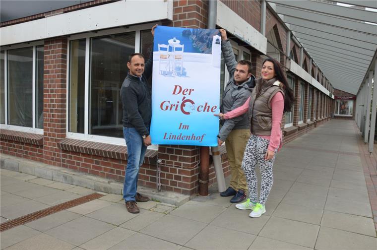 Langen: Lindenhof-Zentrum entwickelt sich weiter Das Lindenhof-Zentrum entwickelt sich weiter. Voraussichtlich Ende Juni, Anfang Juli eröffnet ein griechisches Restaurant. Darauf freut sich die Betreiberfamilie (von links) Niko Tziopas, Schwiegersohn Giorgio Ntokas und Tochter Vasiliki Tziopas.