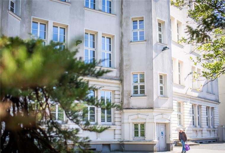 Lloyd Gymnasium: Sekretärin nicht mehr auf Intensivstation Das Lloyd Gymnasium in Mitte.