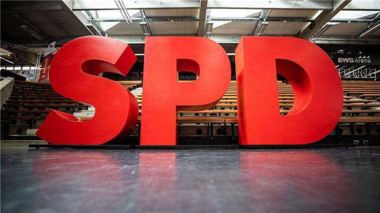 SPD-Länder fordern mehr Geld für Versorgung Geflüchteter Das Logo der SPD ist zu sehen.