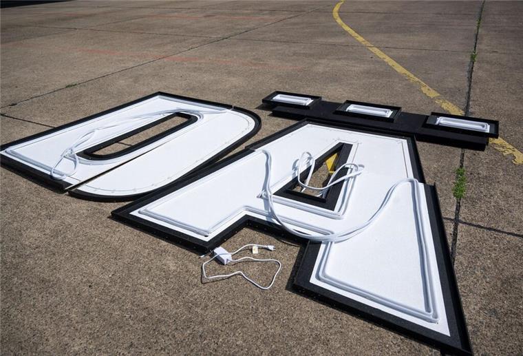 Berliner Band Die Ärzte macht alten Flughafen zu DÄmpelhof Das Logo von Die Ärzte