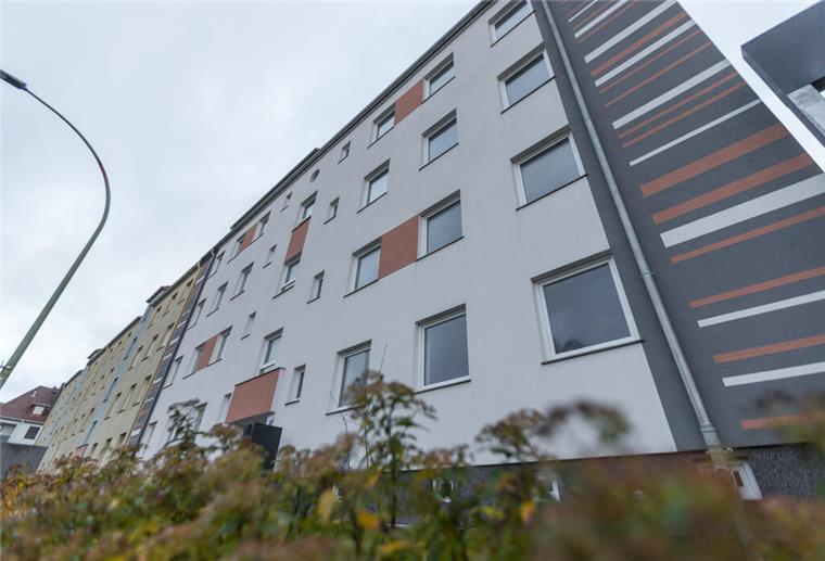 Frisch renoviertes Mehrfamilienhaus – Tag der offenen Tür Fassade WoGe Voßstraße 5
