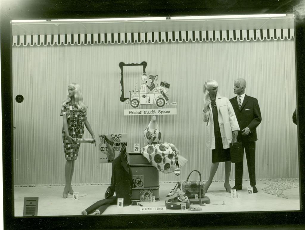 Das Merkur-Kaufhaus an der Ecke Georg- und Grashoffstraße. Ende der 1970er Jahre...