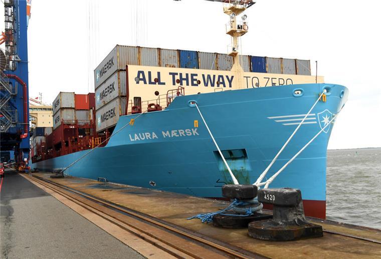 Neue Schiffsklasse von Containerreederei Maersk nimmt Dienst auf Das Methanol-Containerschiff „Laura Mærsk“ in Bremerhaven. Die Berlin-Mærsk-Klasse reiht sich in die Laura-Mærsk- und die Ane-Mærsk-Klasse ein.
