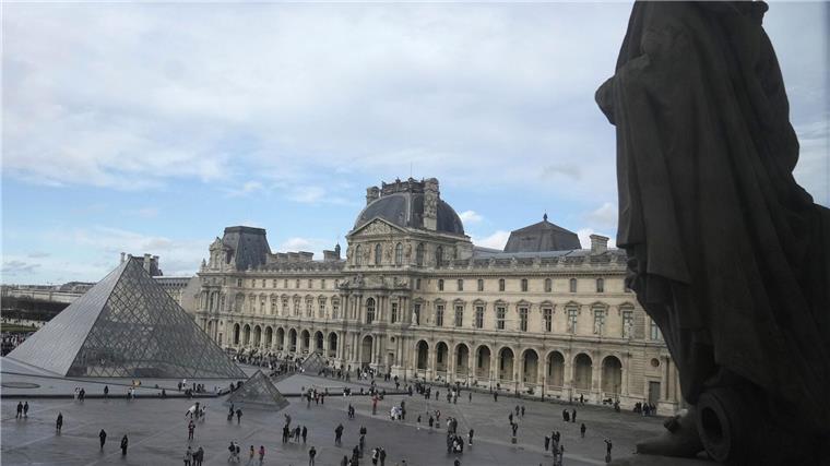 Louvre-Einbrecher stehlen Beute von „historischem Wert“ Das Museum ist weltberühmt. (Archivbild)