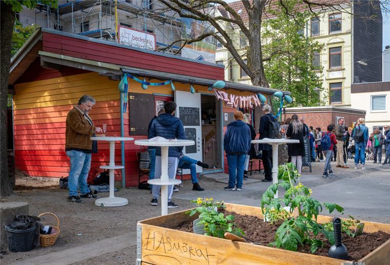 Bremerhaven: Der Leher Pausenhof startet in die Saison Das Nachbarschaftscafé „Bunte Bude" auf dem Leger Pausenhof
