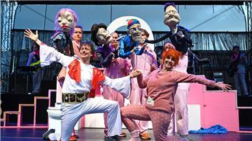 Das neue Musical von Prinzen-Sänger Tobias Künzel wurde zuerst in London aufgeführt, jetzt kommt es in der deutschen Version nach Halle.