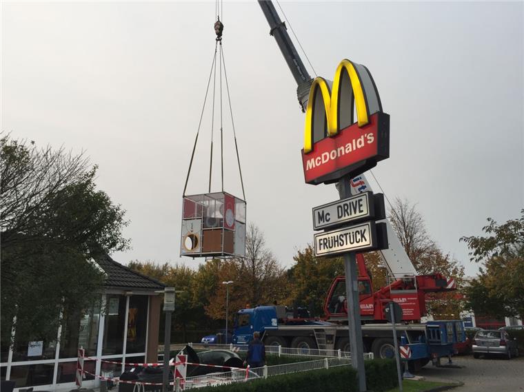 McDonald's-Inhaber investiert 450.000 Euro Das neue Spielgerät ist schon da. Die McDonald's-Filiale in Nordenham wird umgebaut. Das Restaurant ist vom 5. bis zum 9. November geschlossen.
